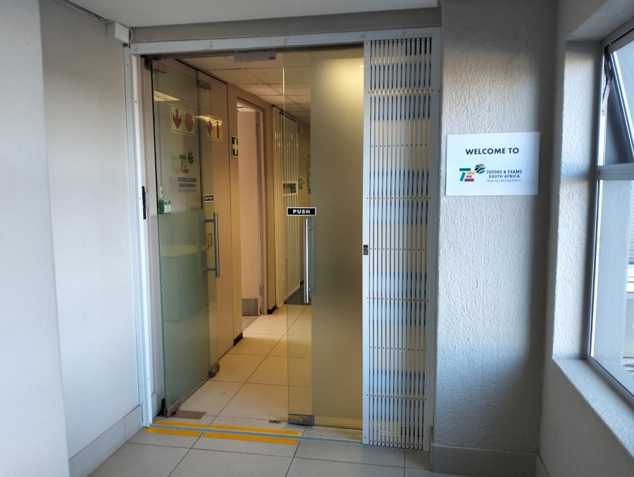 To Let commercial Property for Rent in Rosenpark Western Cape